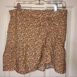 Yellow floral skirt 🌼